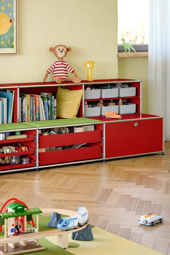 Kinderzimmer mit Einrichung von USM